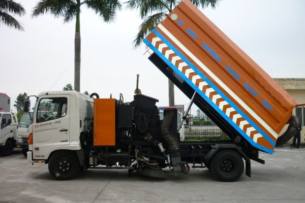 Xe quét đường hino 5 khối